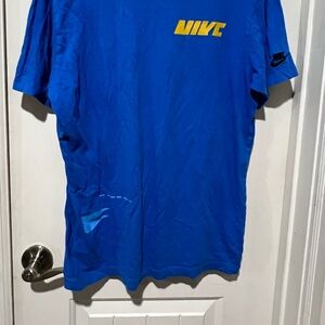 Men’s Nike Blue Short Sleeve Tee Vibrant Athletic Wear